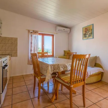 In 13731 Apartment
