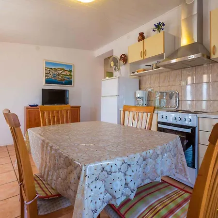 Appartement In 13731 *